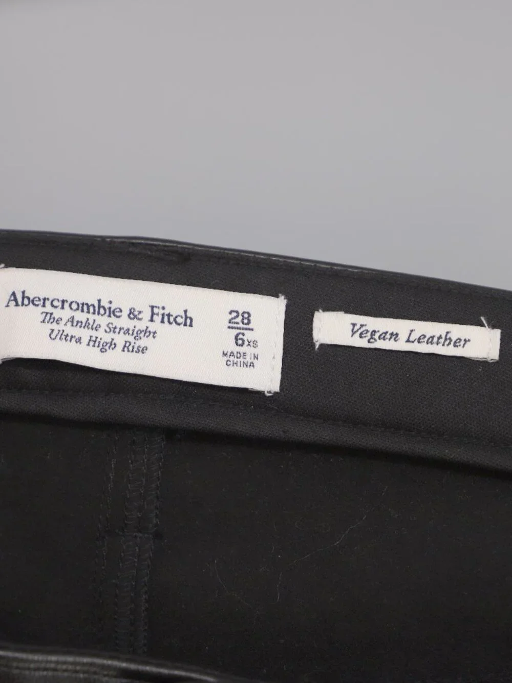 NWT Abercrombie & Fitch Vegan Leather Ankle Straight Pant Black Size 28 Short - Picture 7 of 10
